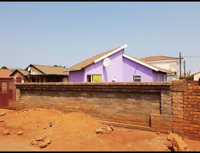 3 BEDROOM HOUSE FOR SALE IN SOSHANGUVE EAST